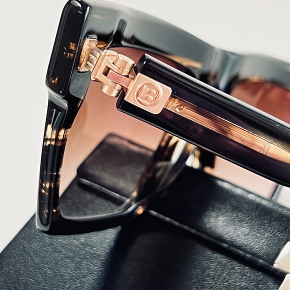 Balmain B-V Unisex square sunglasses in acetate and lightweight titanium - Picture 4 of 12